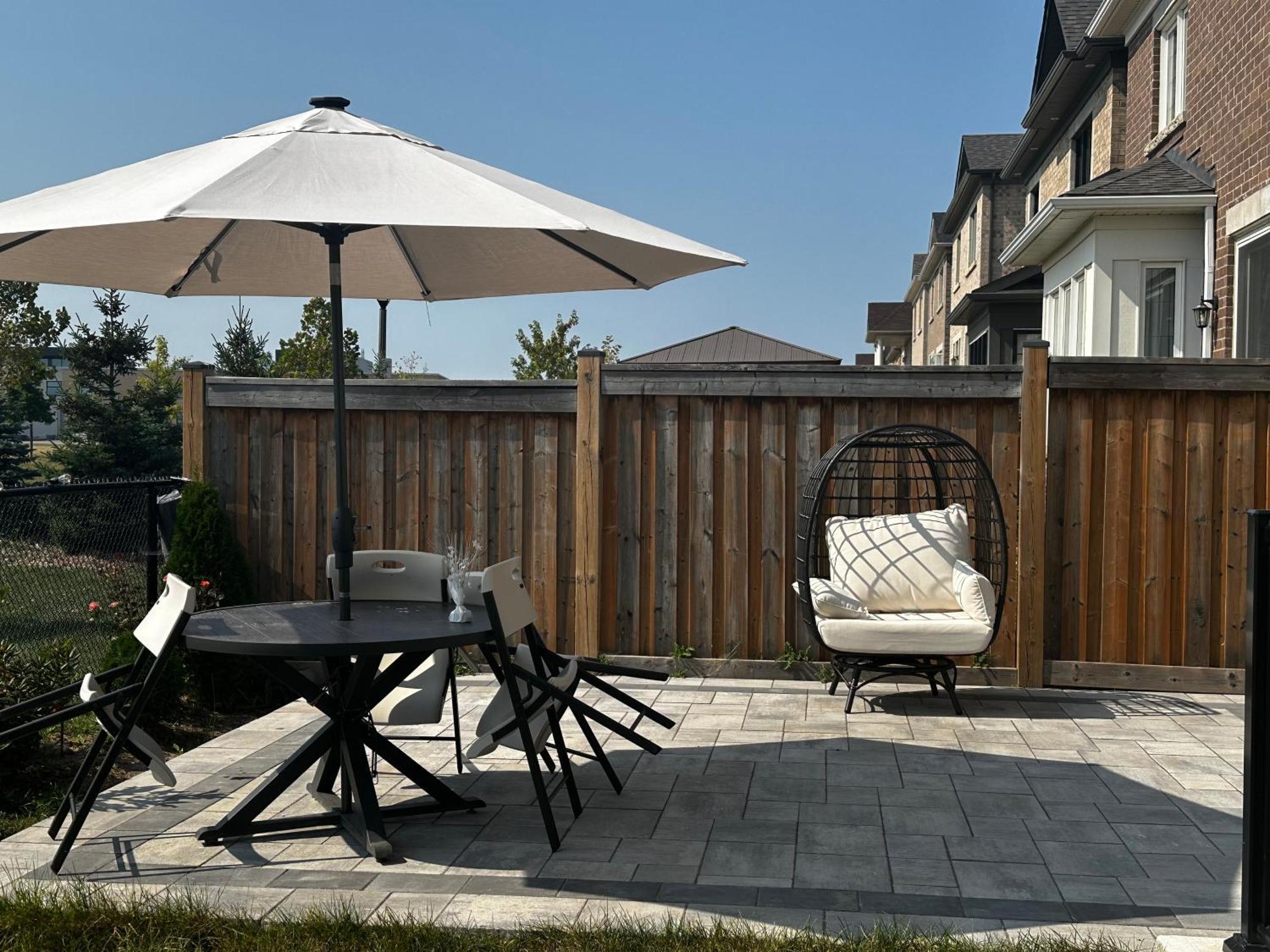 Luxury Basement Apartment In Oakville Exterior photo